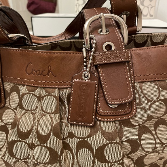 Coach Signature Satchel - Picture 6 of 14